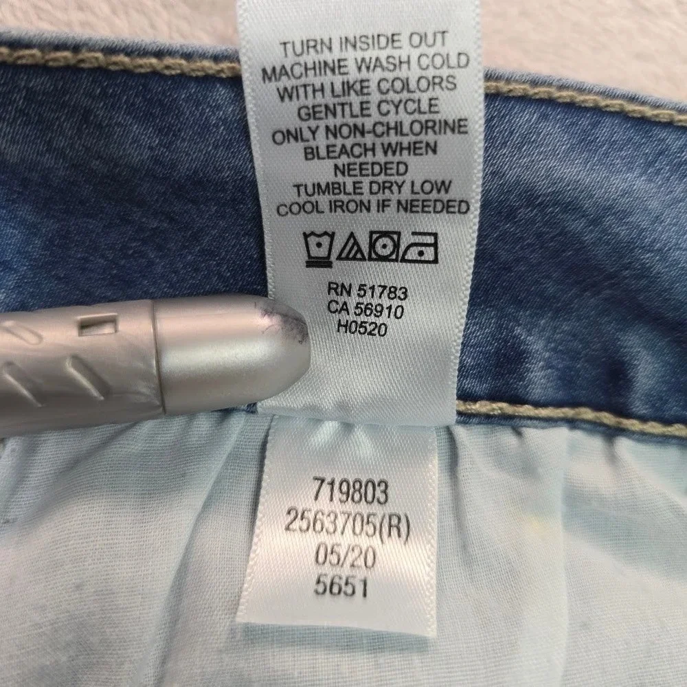 Maurices mid rise